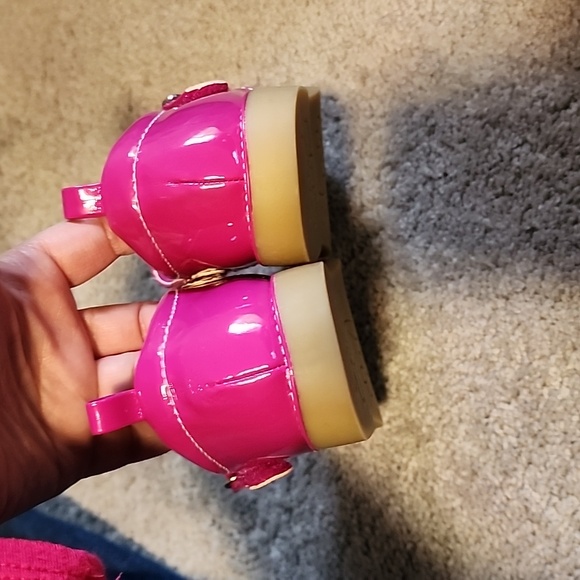 Very cute pink butterfly shoes size 10 - Picture 7 of 8